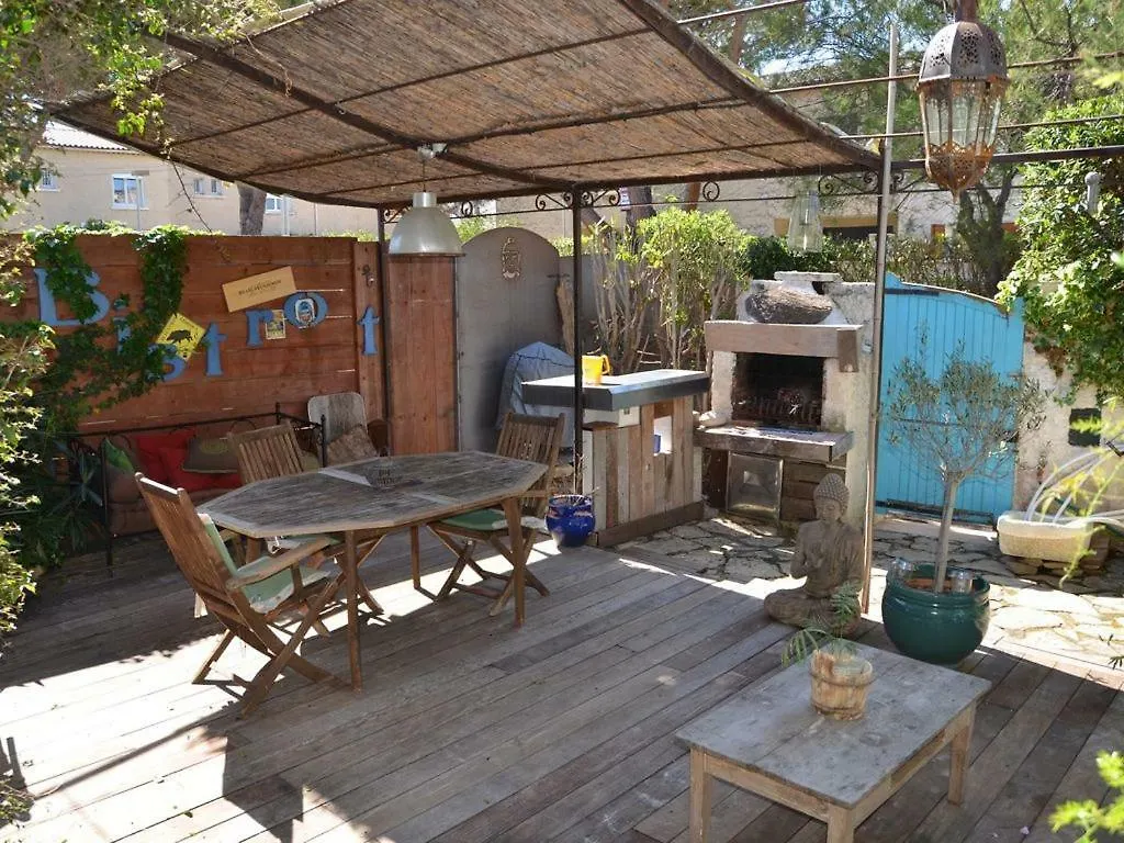 Holiday home Un Coin De Paradis Six-Fours-les-Plages France